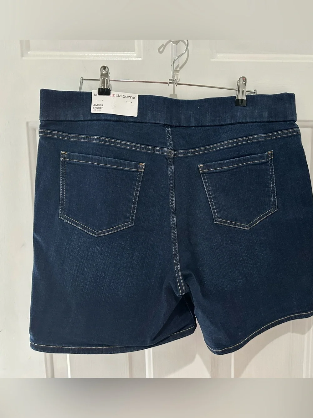Dark Blue Denim Women’s Shorts by Liz Claiborne 18 Misses NWT - Picture 4 of 5